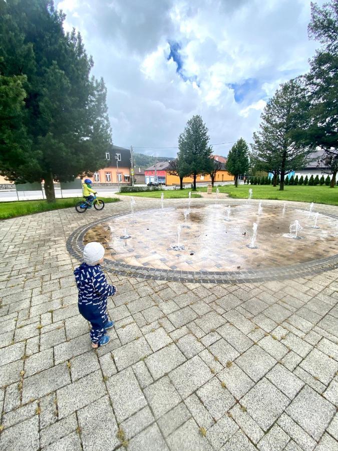 فيلا Drevenica Emilka, 5 Min Restauracia, Z Terasy Vyhlad Na Kralovu Holu A Polomske Ocko, Gril, Ohnisko, Kotlik برزنو المظهر الخارجي الصورة